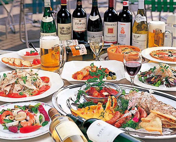 ダイニングカフェ彩の店内イメージ写真