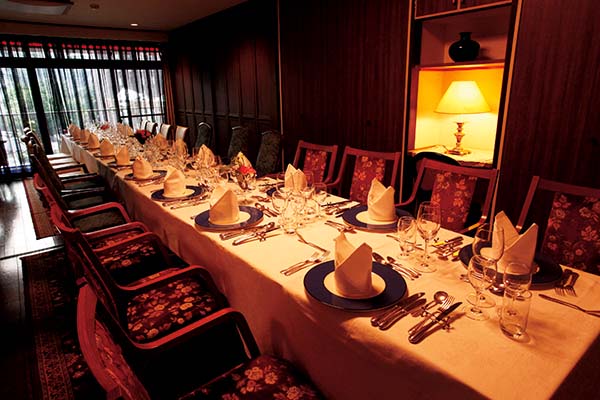 フランス料亭七彩の店内イメージ写真